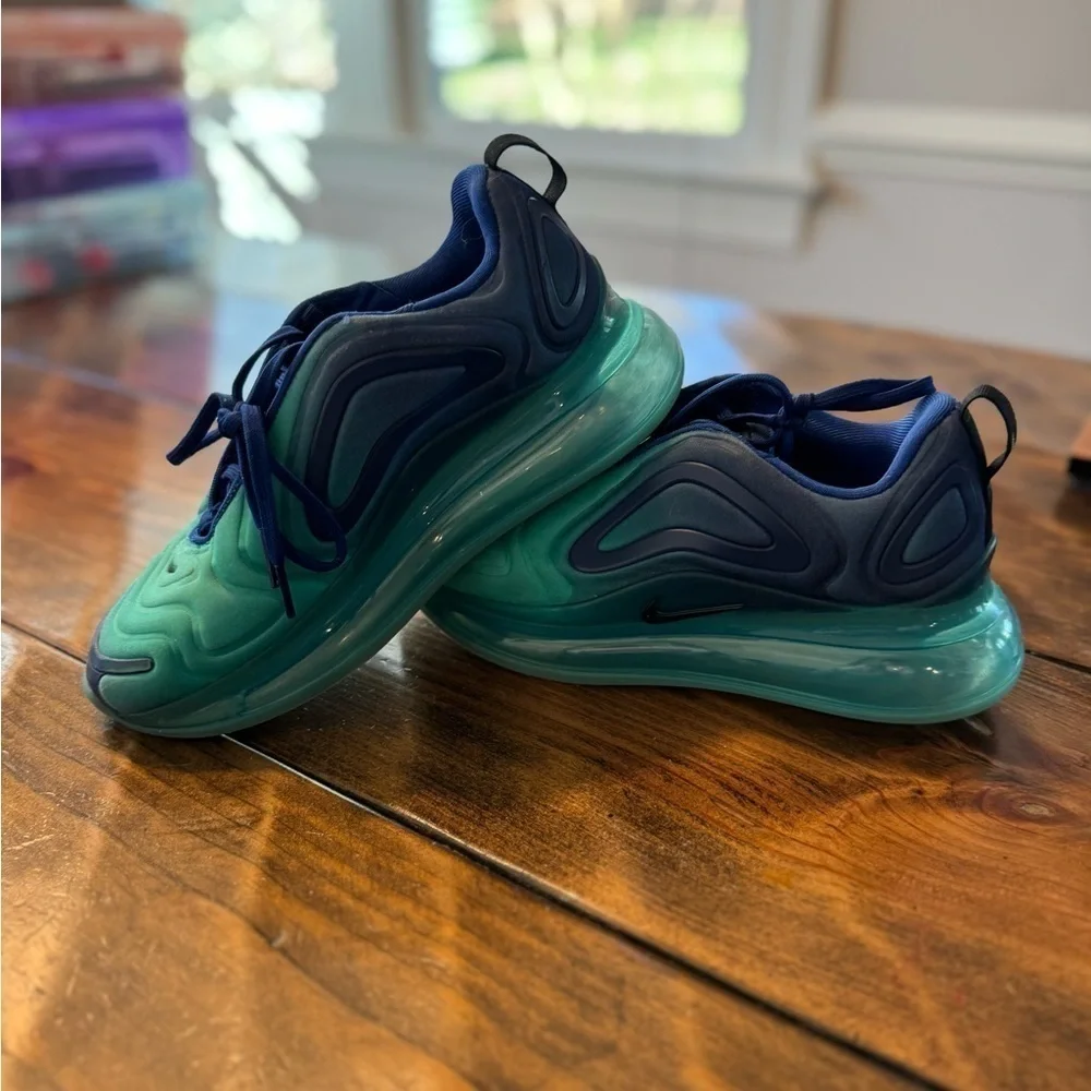 Nike AirMax 720. youth 4.5. Blues/green